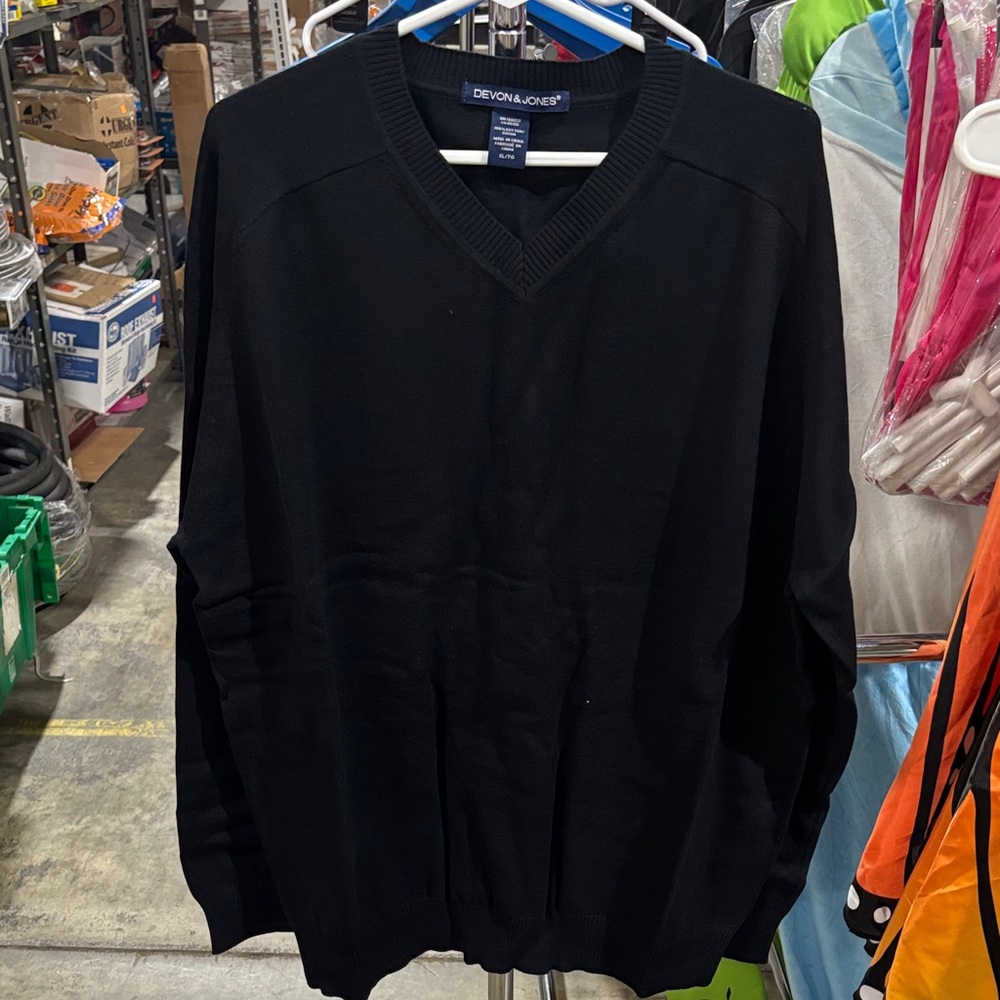 NWOT Black Men's Sweater